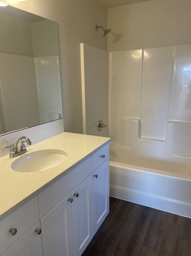 Building Photo - Like new construction near St. Charles!  W/S/G included!