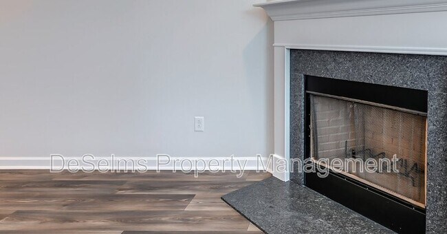 Building Photo - 3418 Hattie Ln