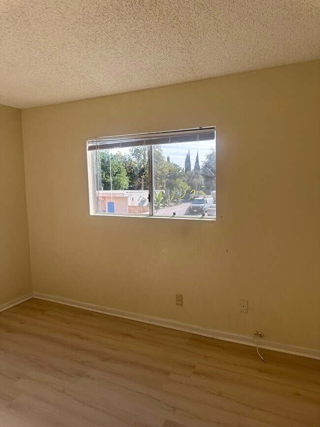 Building Photo - 15524 Sherman Way