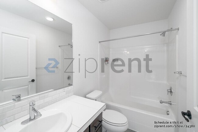 Building Photo - 7574 SE Blanton St