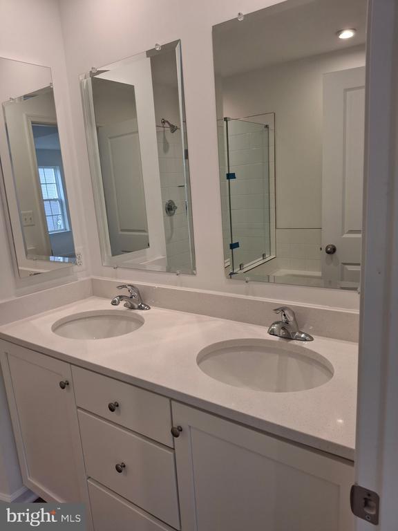 Building Photo - 612 Slick Terrace