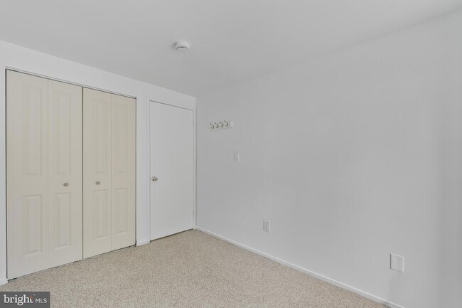 Building Photo - 8619 Welbeck Way