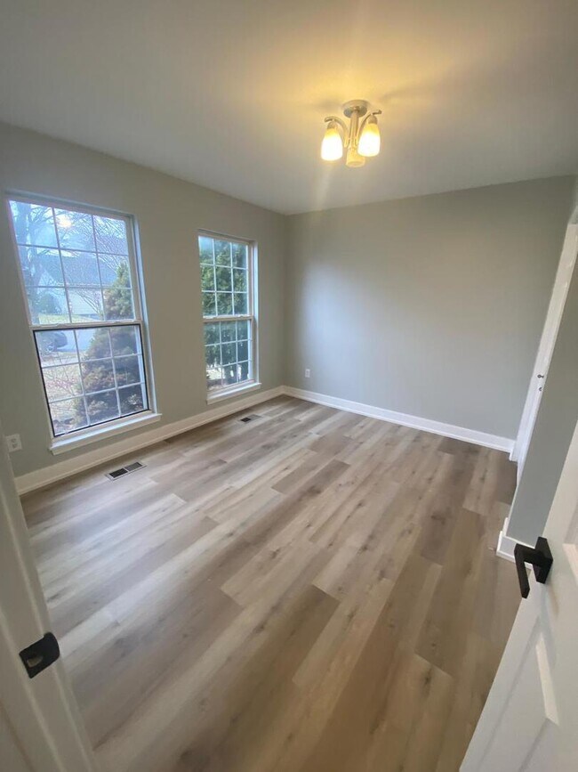 Building Photo - 21226 Chastworth Ln