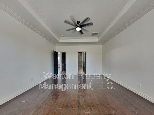 Building Photo - 2008 SE 9th St