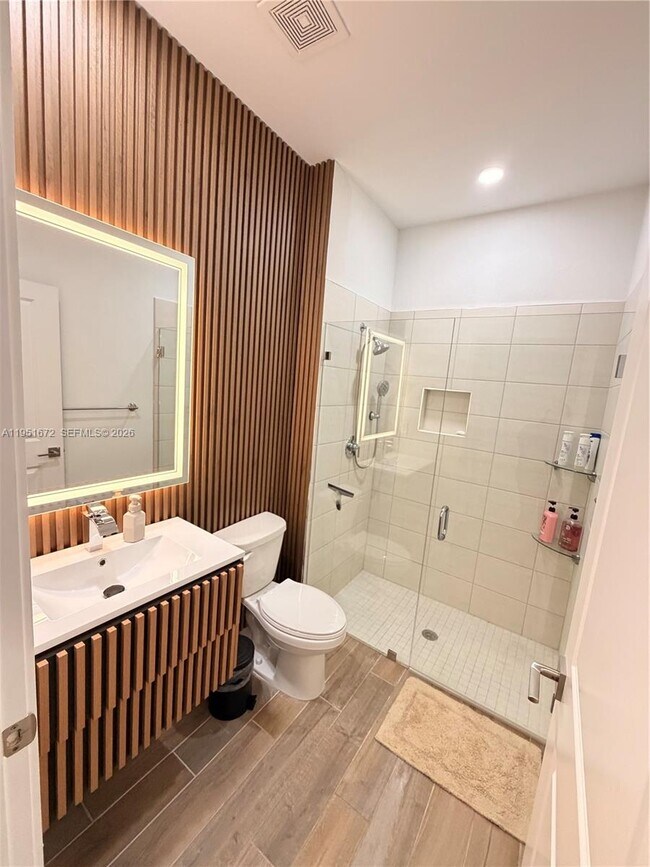 Building Photo - 7126 Rockwood Rd