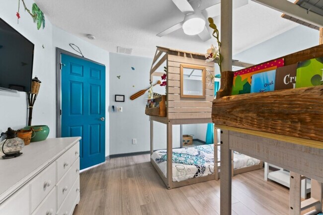 Building Photo - 8401 Secret Key Cove