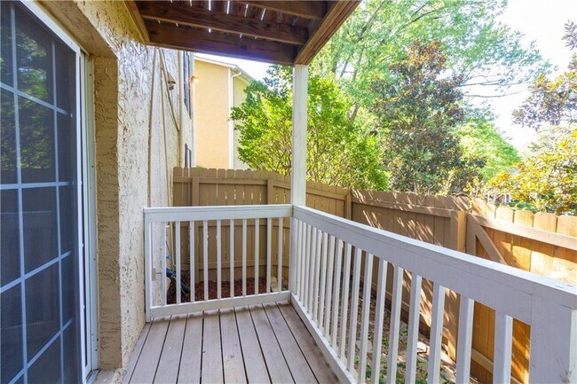 Building Photo - 2955 Seven Pines Ln