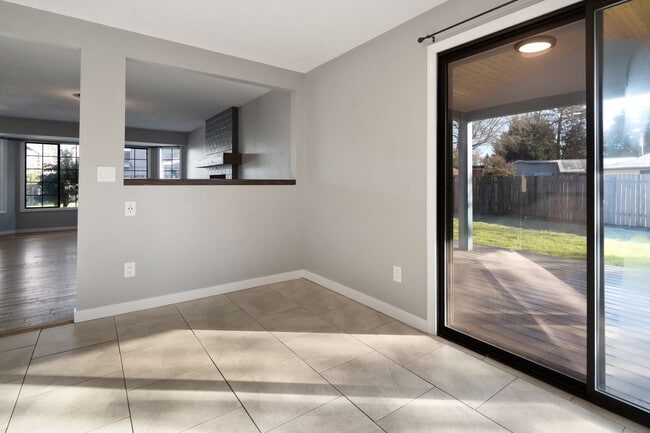 Building Photo - Ranch-Style 3 Bed / 2 Bath Single-Level Home in Hillsboro