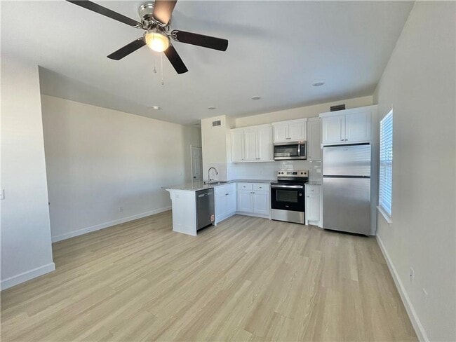 Building Photo - 506 Park St