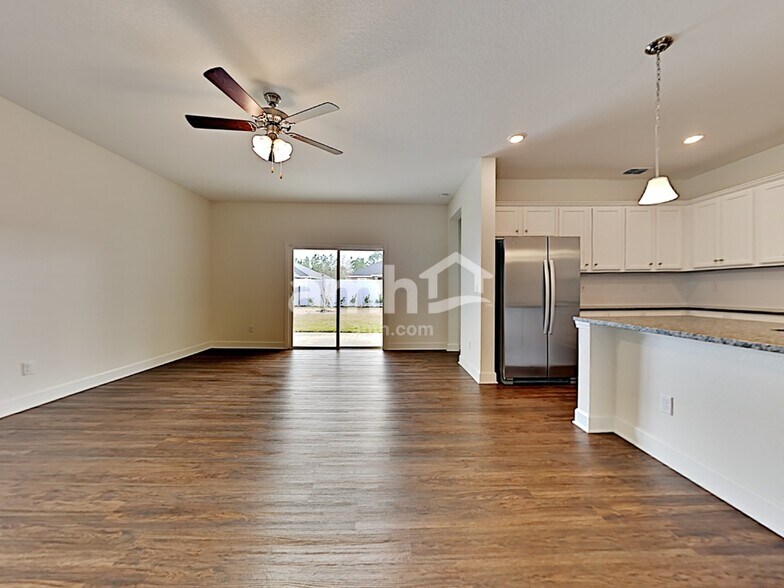 Building Photo - 5843 Hampton Creek Rd