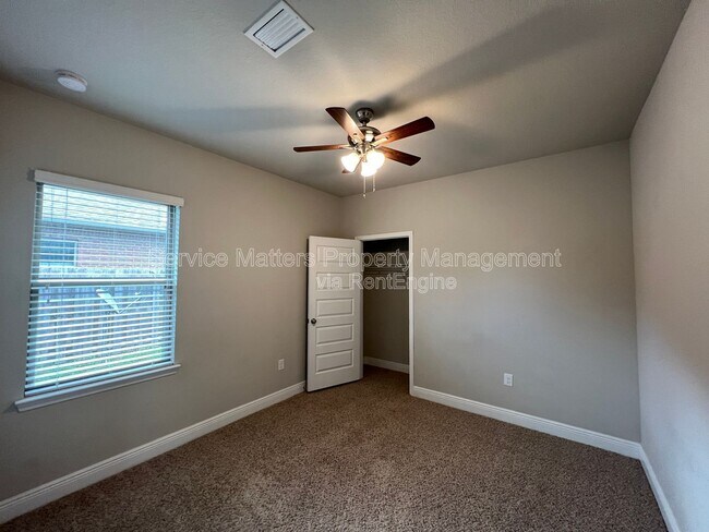Building Photo - 4533 Oak Orchard Cir