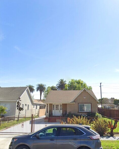 Building Photo - 1162 W 74th St