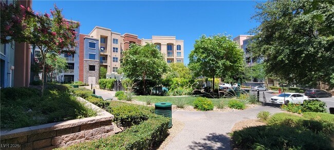 Building Photo - 38 E Serene Ave