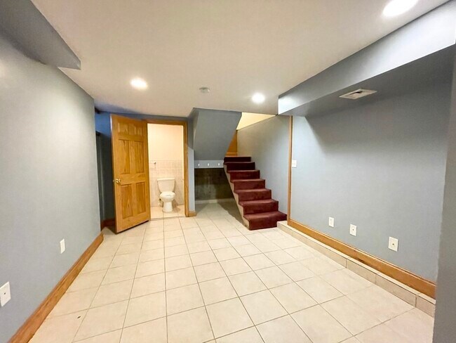 Building Photo - 241 W 3rd St