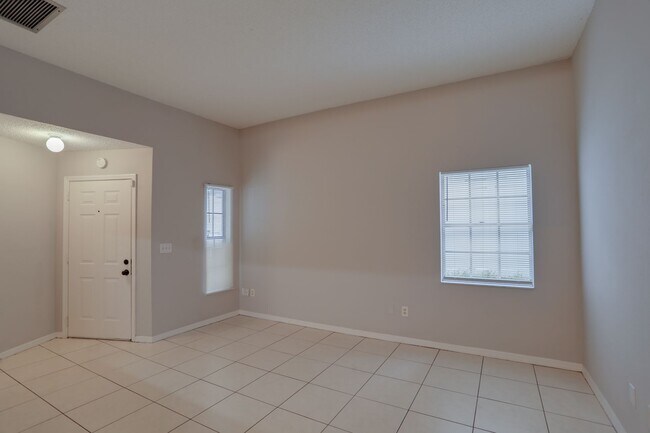 Building Photo - 370 Springdale Dr