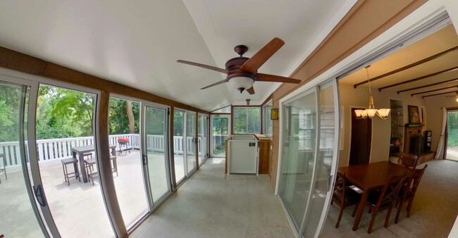 Building Photo - 3D Tour Available - Garage Parking + Sun R...