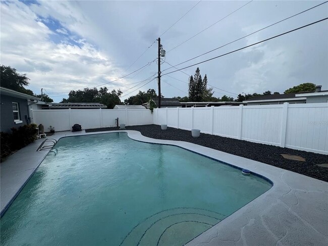 Building Photo - 4333 Blonigen Ave