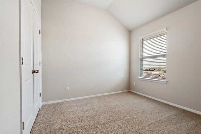 Building Photo - 187 Living Reef Dr