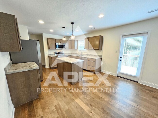 Building Photo - 8029 Poplar Grv Ln
