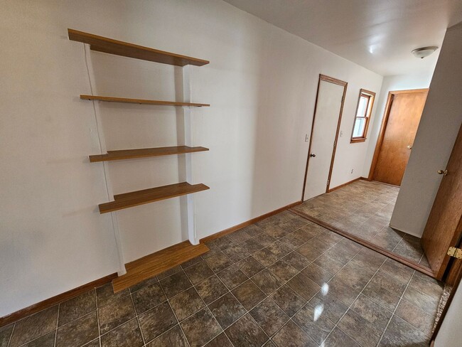 Building Photo - 3 Bedroom, 2 Bath House With All the Charm and Space You Need!