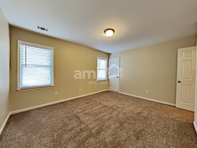 Building Photo - 708 Braidwood Ridge NW