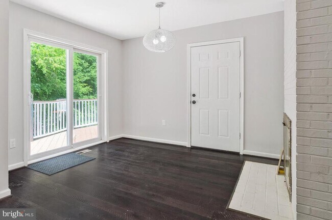 Building Photo - 9205 Midland Turn