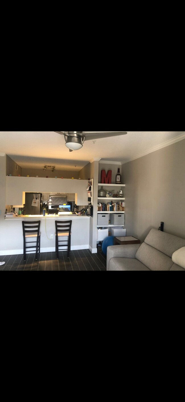 Building Photo - 800 S Dakota Ave