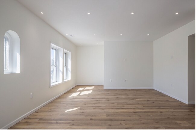 Building Photo - 3250 Lorain Ave