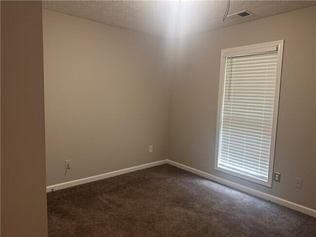 Building Photo - 3971 Riverside Pkwy