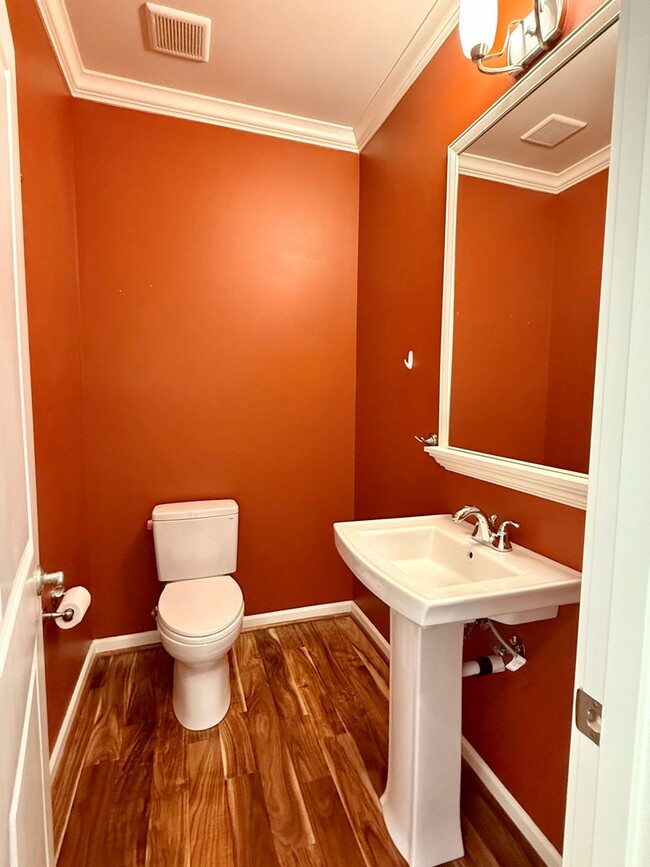 Building Photo - Well-Maintained 3-Bedroom + Loft & A/C in Sought-After Timber Creek