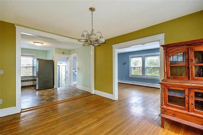 Building Photo - 4 Talbot Manor