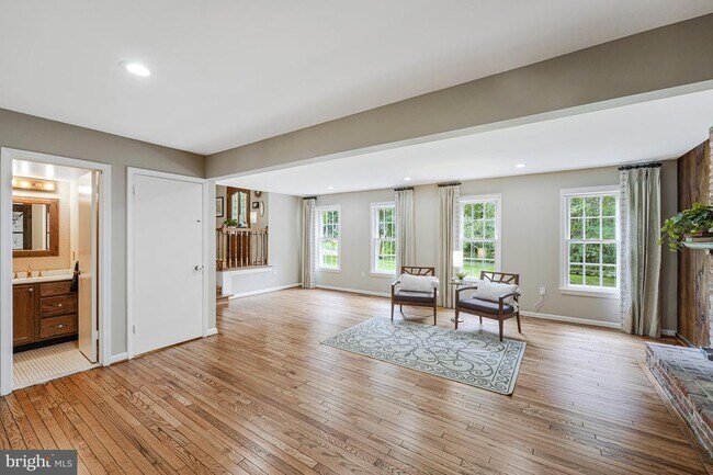 Building Photo - 5308 Hexagon Pl