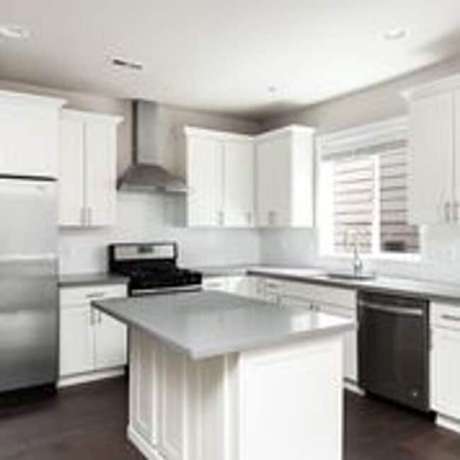 Building Photo - Beautiful 3 Bedroom 2.5 Bathroom Home in Bothell
