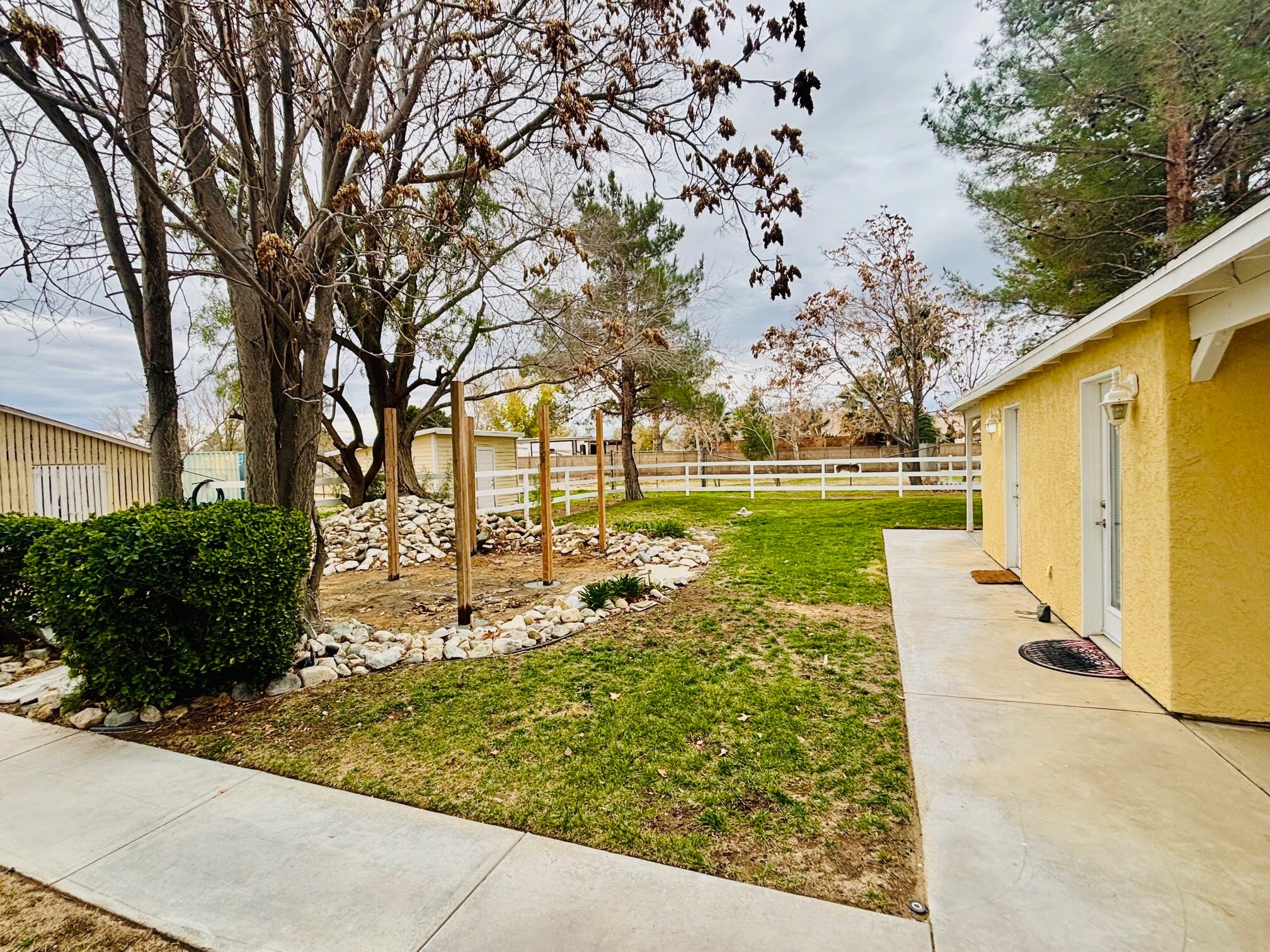 Building Photo - 41024 16th St W