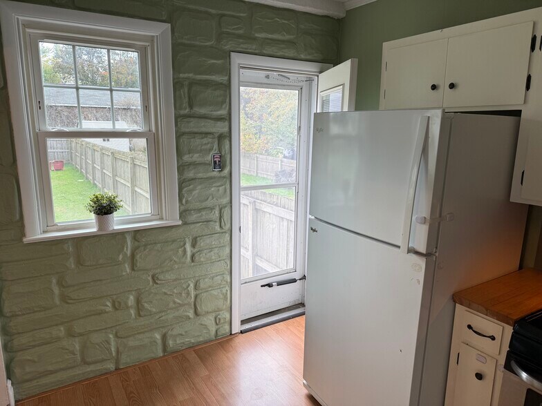 Back Door - 41 Spencer Ave