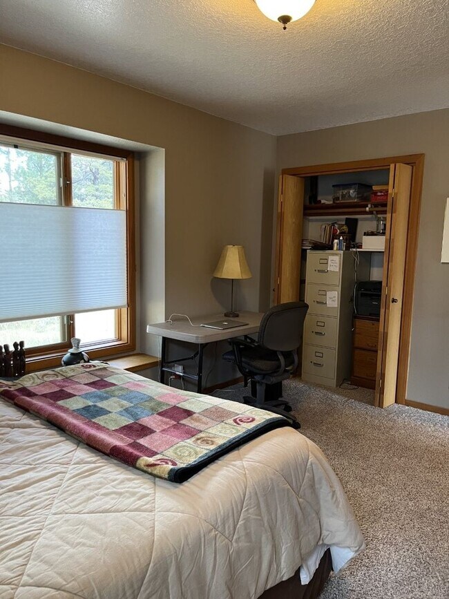 Building Photo - SEASONAL FURNISHED SHORT TERM RENTAL Offer...