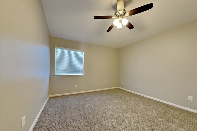 Building Photo - 2831 Wild Oak Park Dr