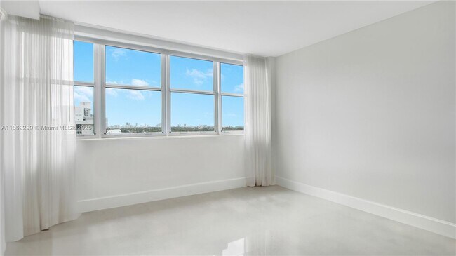 Building Photo - 5838 Collins Ave