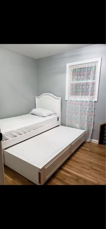 Building Photo - 469 Auborn Ave