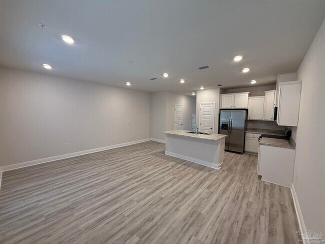 Building Photo - 9007 Golden Eye Dr