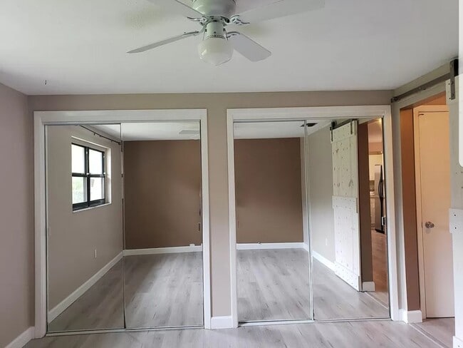 Mirrored closet doors - 18717 Hamilton St