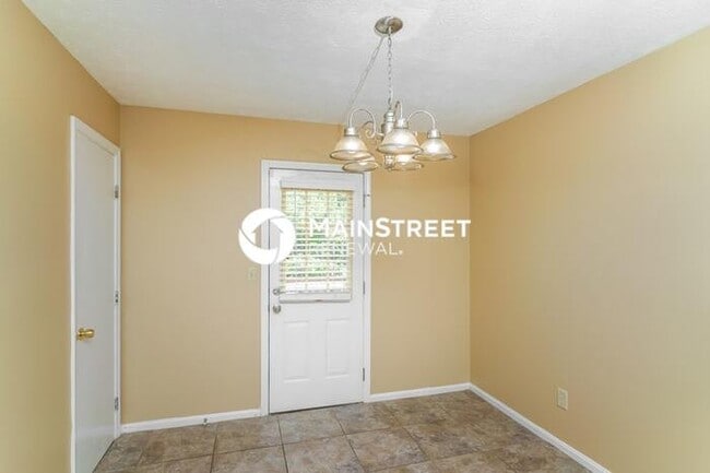 Building Photo - 4005 Chenwood Ln
