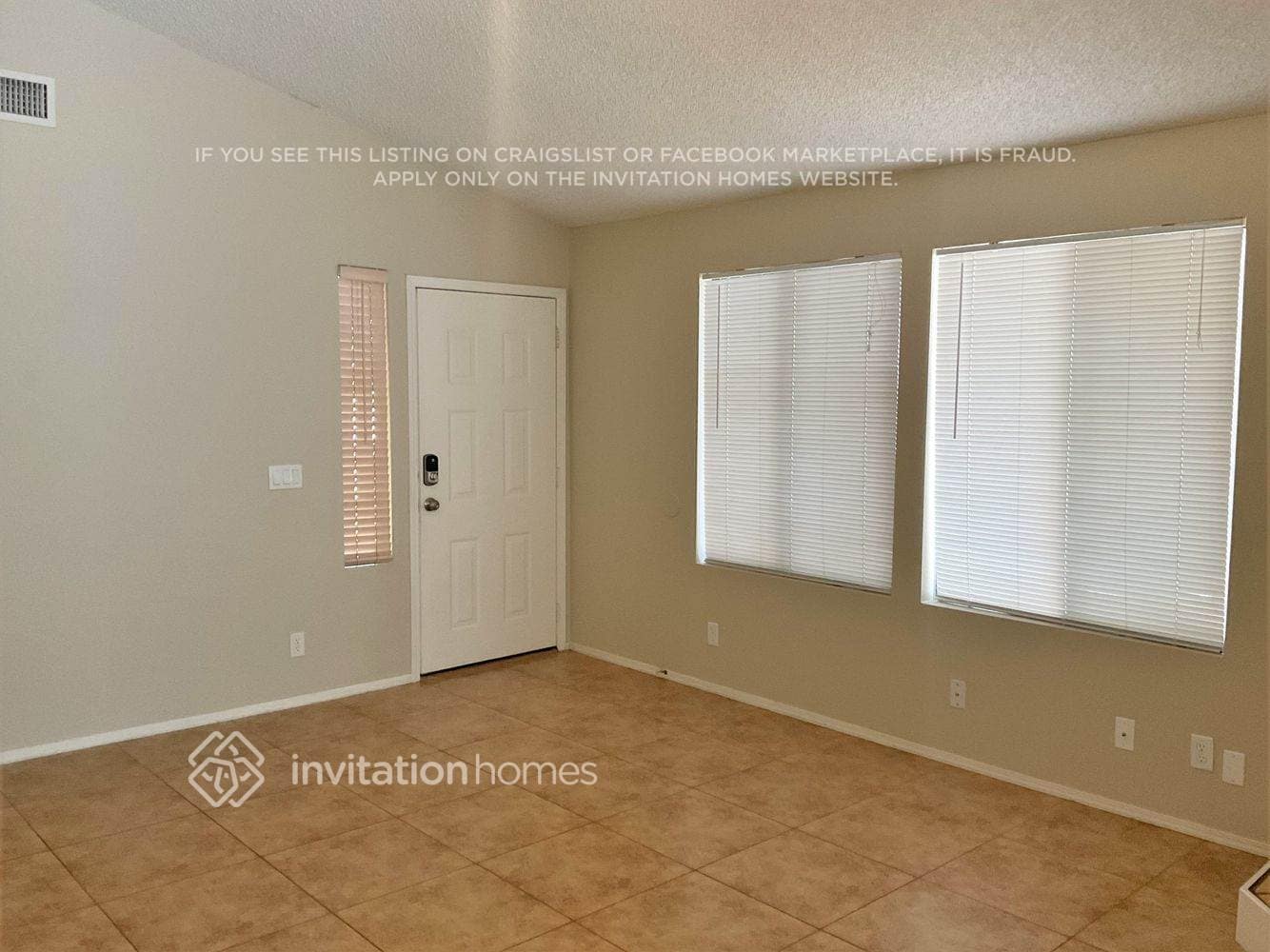 Building Photo - 921 S Val Vista Dr