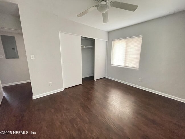 Building Photo - 5824 Yellow Pine Dr