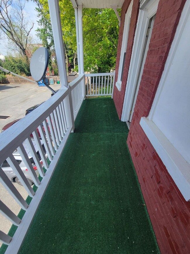Building Photo - 4 Bedroom Home in Lancaster City