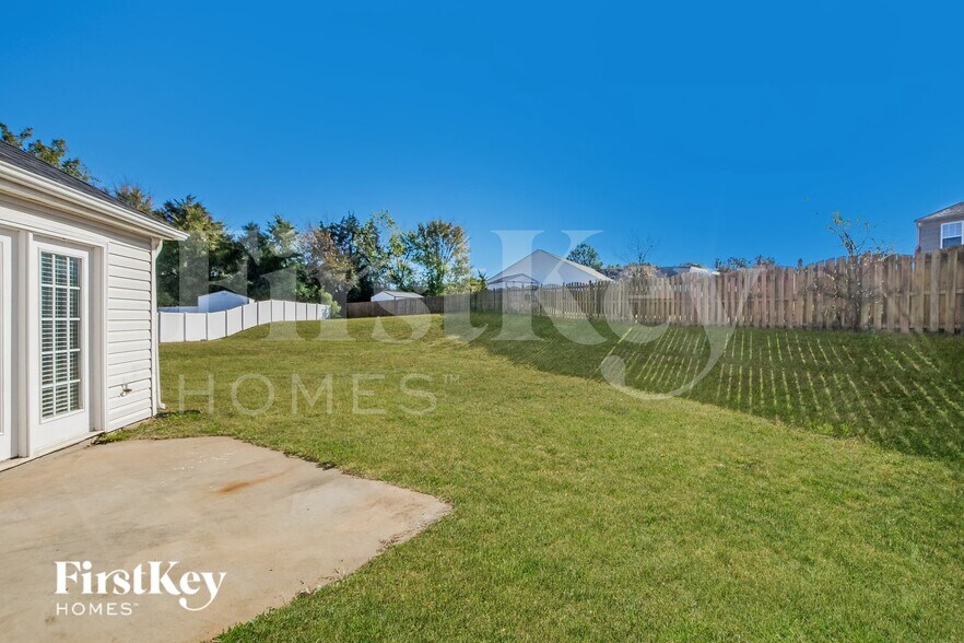Building Photo - 4018 Shadow Pines Cir