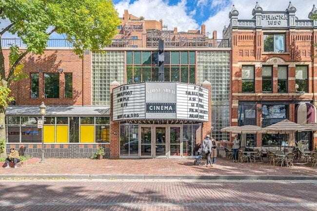 Building Photo - 20 NE 2nd St