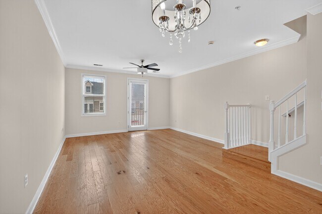 Building Photo - 801 Pleasant Dr