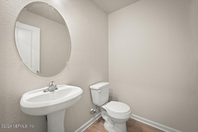 Building Photo - 844 Hartshill Pl