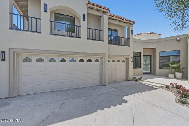 Building Photo - 8429 E Del Camino Dr